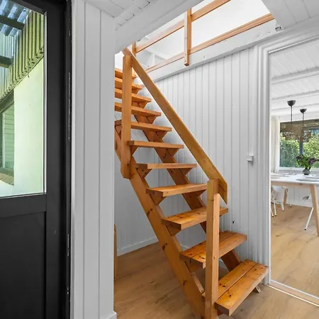 Sunna - 1km From The Sea By Interhome